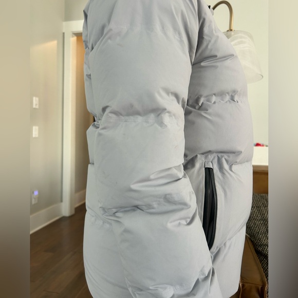 Aritzia SuperPuff - Picture 5 of 6